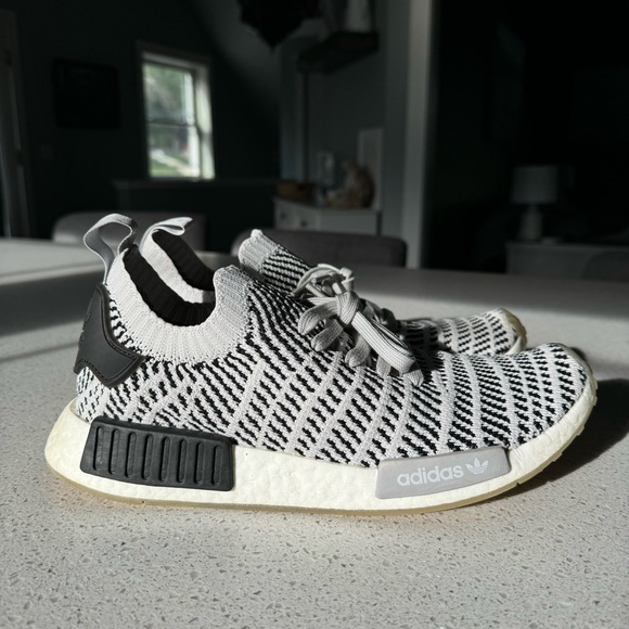 adidas NMD R1 - Picture 4 of 13
